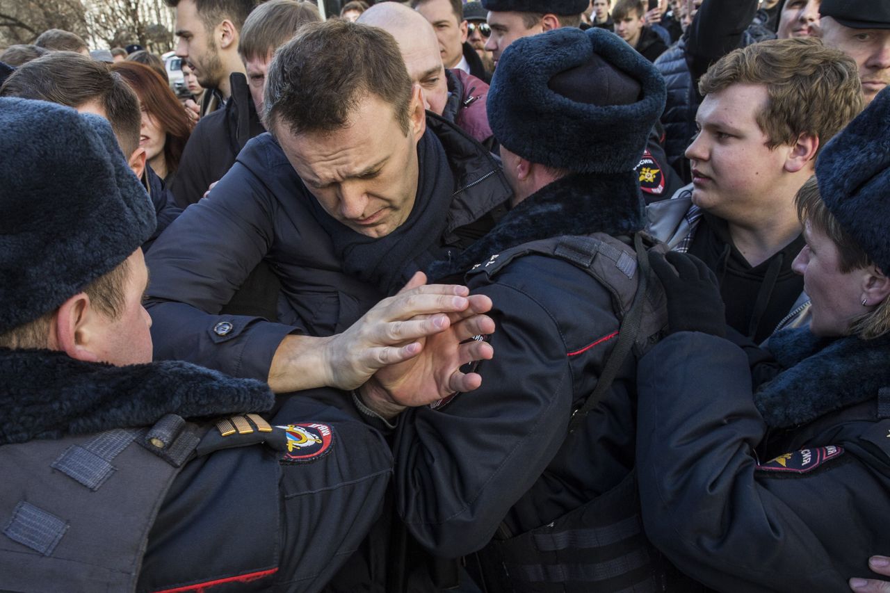 Aleksiej Nawalny aresztowany w trakcie protestu w 2017 r. 