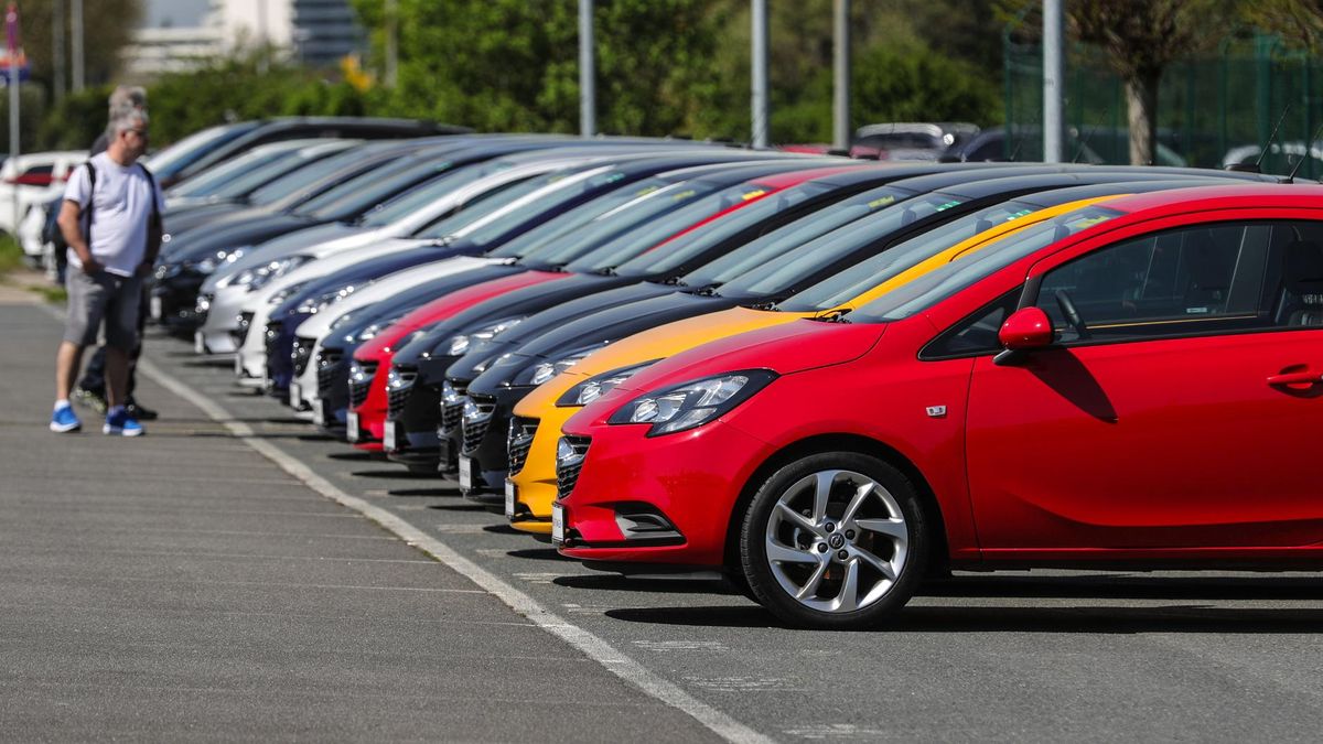 Sprzedaż nowych samochodów może się załamać po zmianie przepisów.