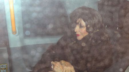 Twarz jak maska, ale te nogi...!