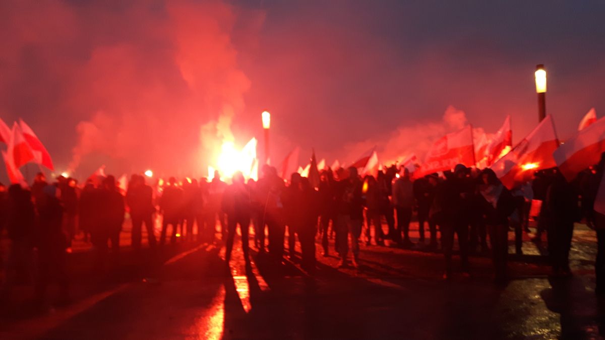 Spalili flagę Ukrainy podczas Marszu Niepodległości. Śledztwo prokuratury