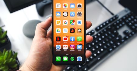 Apple ma plan. iPhone'y będą większe