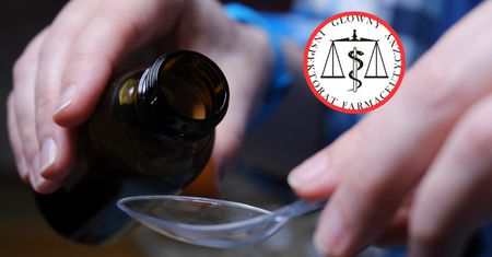 Syrop na kaszel wycofany z obrotu. GIF wskazał osiem serii