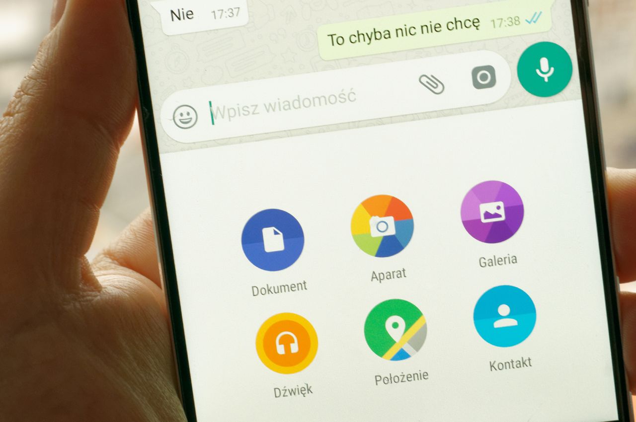 WhatsApp pozwala już przesyłać dowolne pliki, o ile nie są za duże