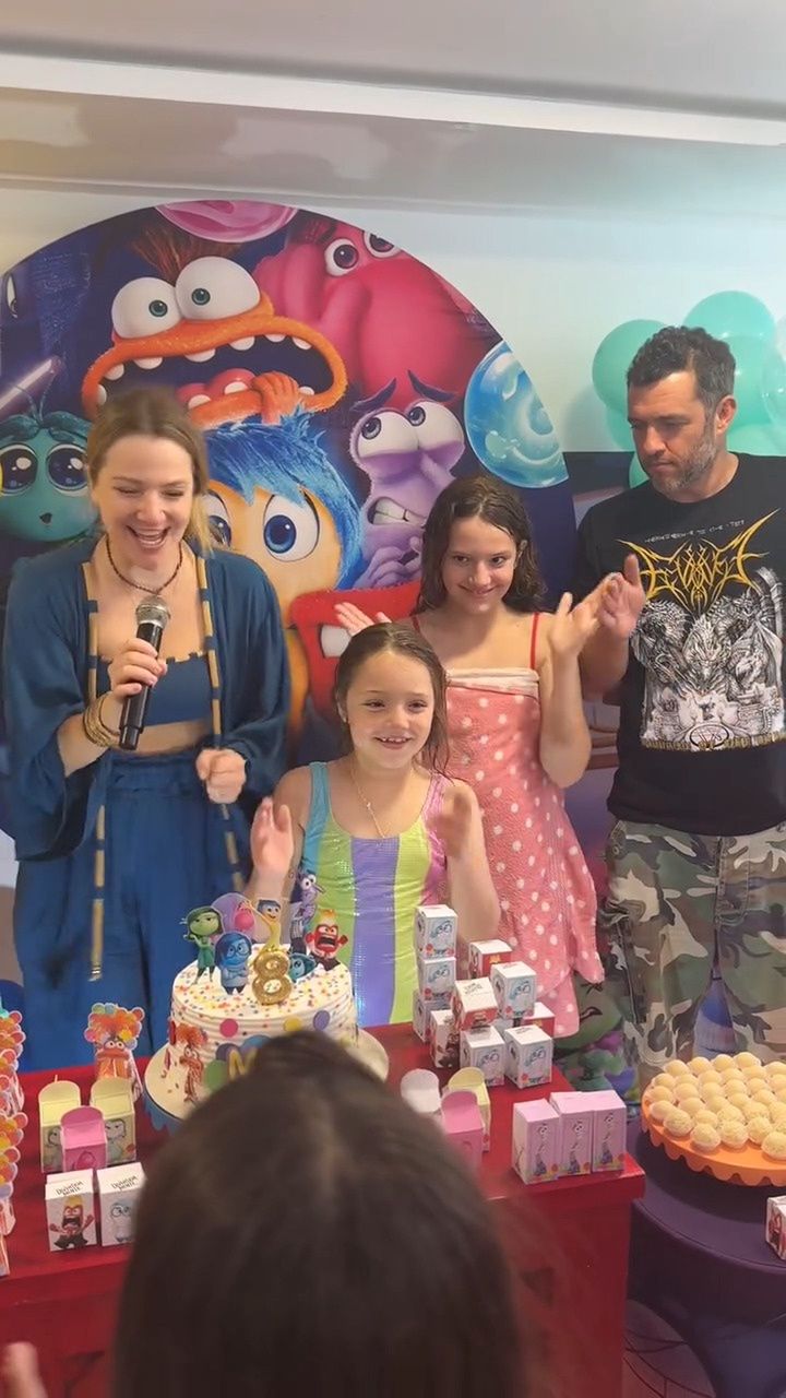 Hanna Zborowska z córkami i byłym mężem