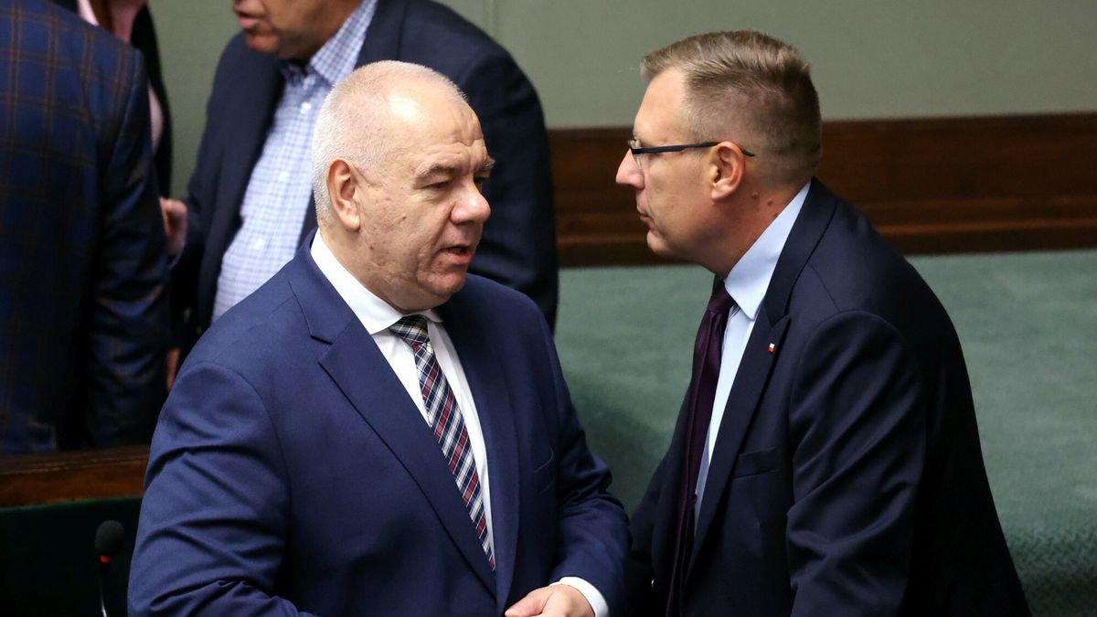 Resort Jacka Sasina sięga do kieszeni właścicieli mieszkań. Szykuje nowe podatki