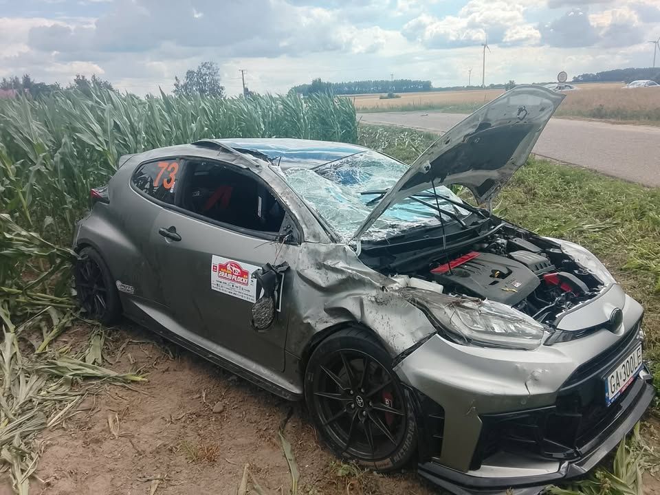 Auto po dachowaniu 