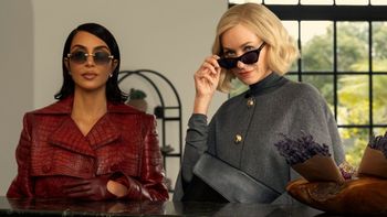 Disney+ zaskakuje nowym dramatem sądowym Ryana Murphy’ego. 3 odcinki serialu z Naomi Watts i Glenn Close już dostępne