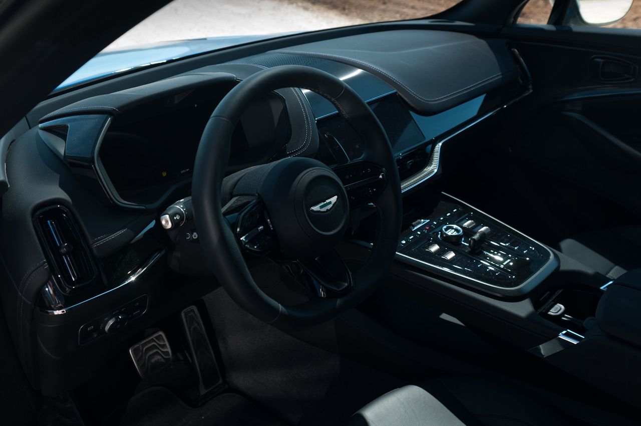 Aston Martin DBX S (2025)