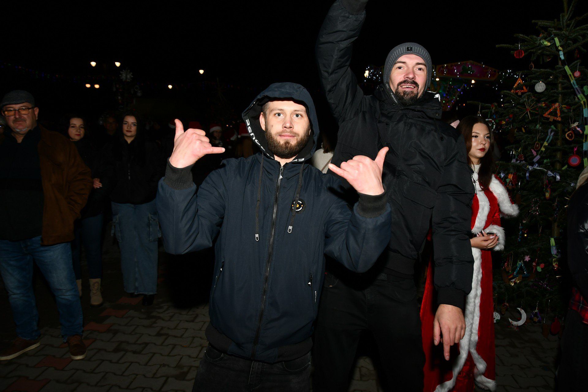 Zabawa podczas II Jarmarku Bożonarodzeniowego w Pacanowie. 