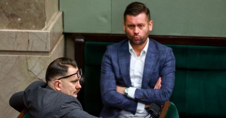 Po obradach Sejmu do monopolowego. Przyłapali posłów