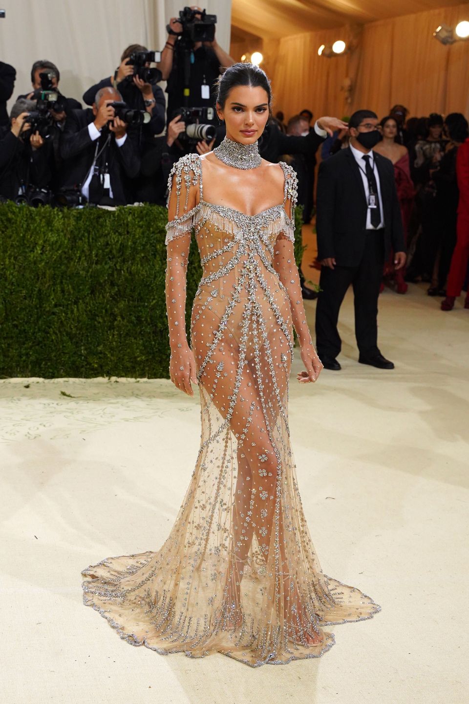 Kendall Jenner spopularyzowała "nagie sukienki" 