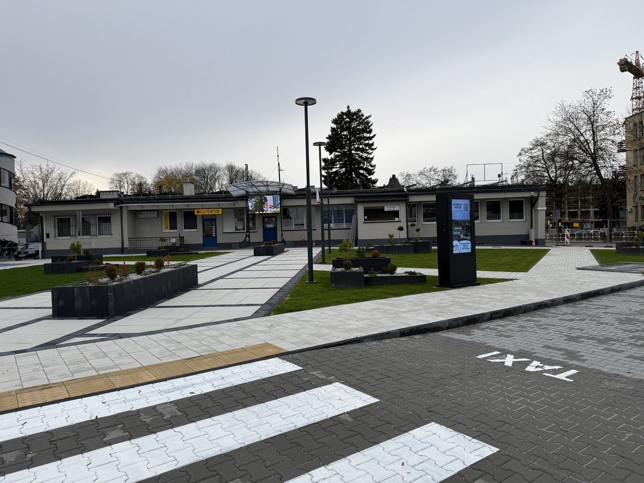 Nowy Sącz: Nowe oblicze dworca autobusowego. "Mini park" umili czas oczekiwania