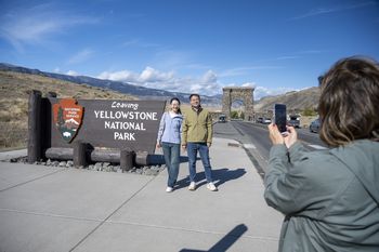 Jesteś cudzoziemcem, zapłacisz 100 dol. więcej. Nowa decyzja rządu USA