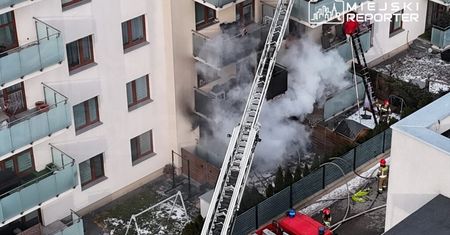 Duży pożar w Ząbkach. W akcji śmigłowiec LPR