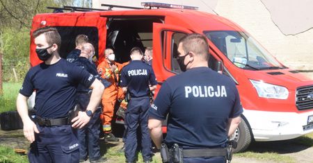 Służby pod Jarosławcem postawione na baczność. Poszukiwali 2,5-latka. Chłopczyk przespał całą akcję