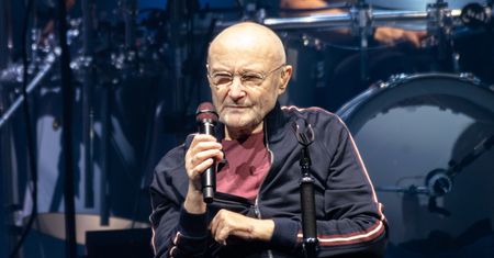 Phil Collins nie ukrywa prawdy. Potrzebuje stałej pomocy