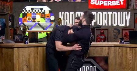 Zawodnik KSW zaprezentował swoje umiejętności. I to na dziennikarzu