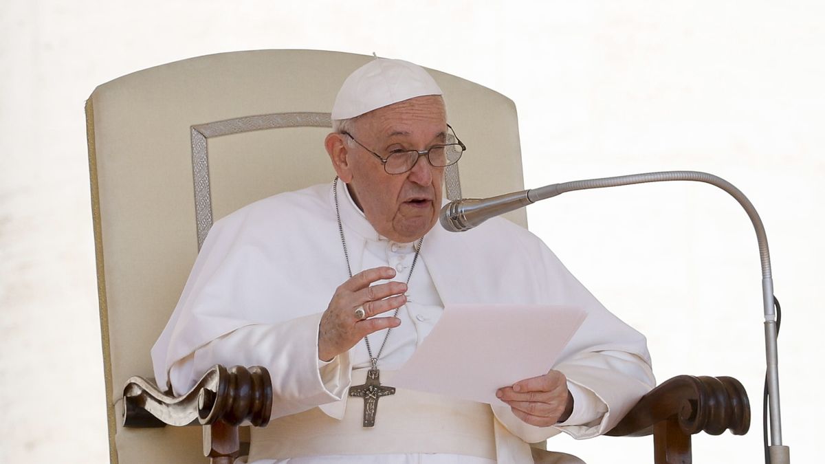 Na zdjęciu papież Franciszek I przemawiający do wiernych