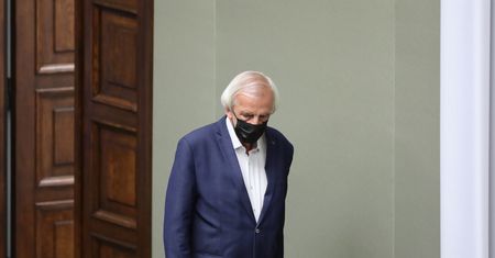 Ryszard Terlecki komentuje oświadczenie senatorów ws. "lex TVN". Jednym słowem