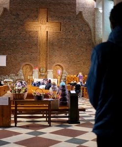 Konferencja premiera. Nowe obostrzenia również w kościołach