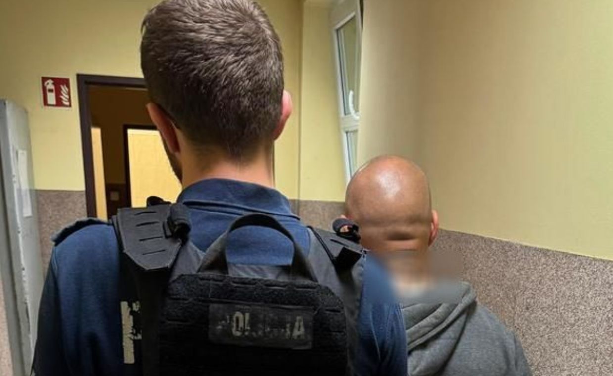 Wycelował w przechodnia. Policja szybko zadziałała