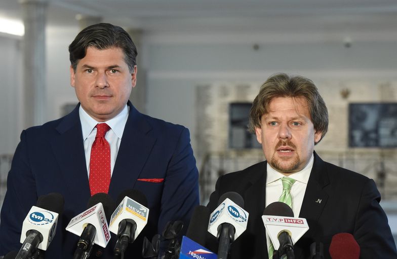 Po lewej poseł Paweł Pudłowski