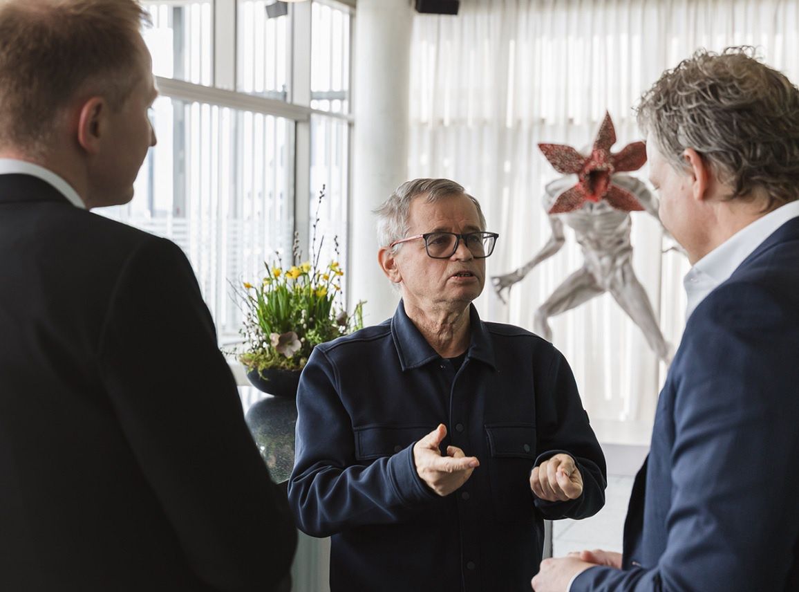 Netflix nakręci film o polskim nauczycielu informatyki. Więcej inżynierów w polskim biurze