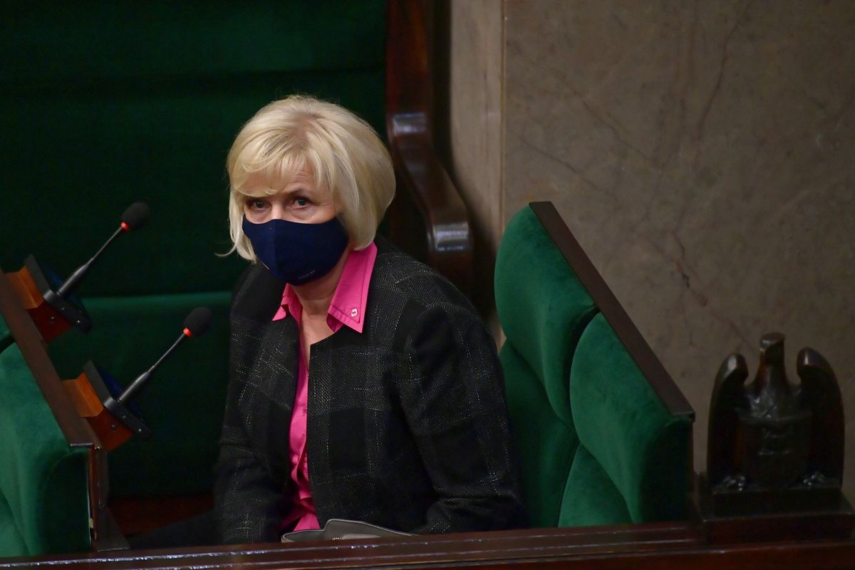 Kandydatka PiS na stanowisko RPO Lidia Staroń na sali obrad niższej izby parlamentu w Warszawie