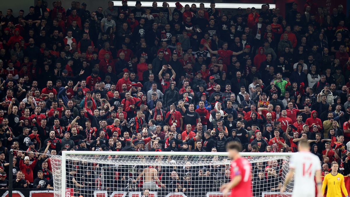 PAP / Leszek Szymański / Na zdjęciu: albańscy kibice