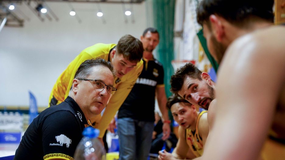 Roman Skrzecz nie jest już trenerem koszykarzy Żubrów Białystok