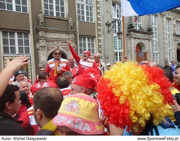 Fiesta na ulicy Długiej (fot. Michał Gałęzewski)