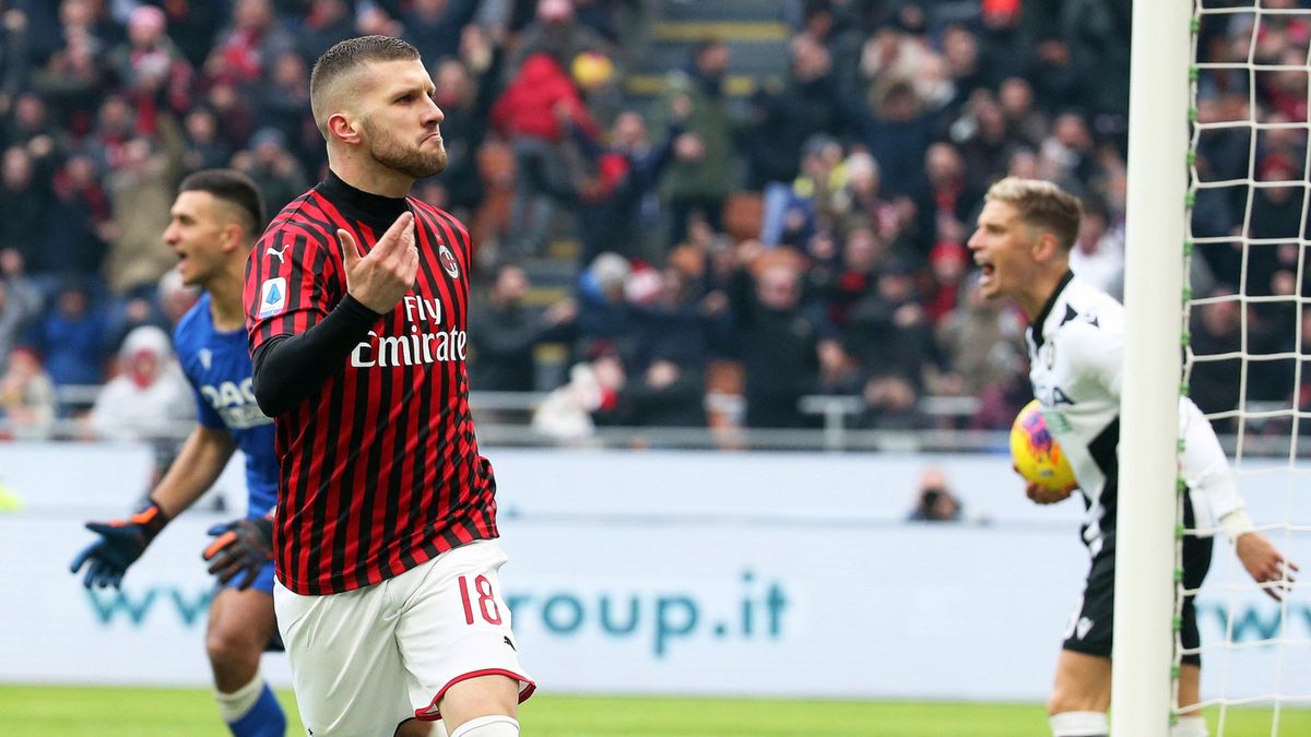 PAP/EPA / MATTEO BAZZI  / Na zdjęciu: Ante Rebic (w środku)