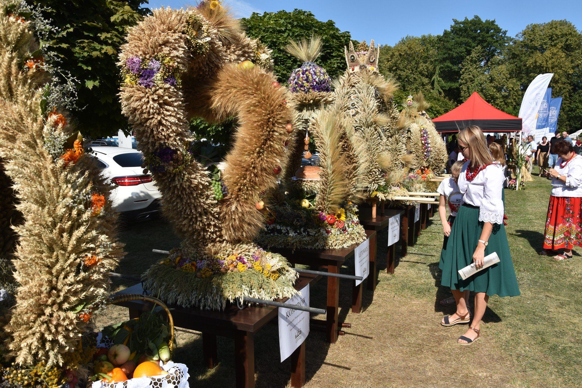 Dożynki w Wierzchosławicach miały w ten roku wyjątkowy przebieg, bo nawiązywały do pamiętnych wydarzeń z 1925 roku i wizyty Władysława Reymonta