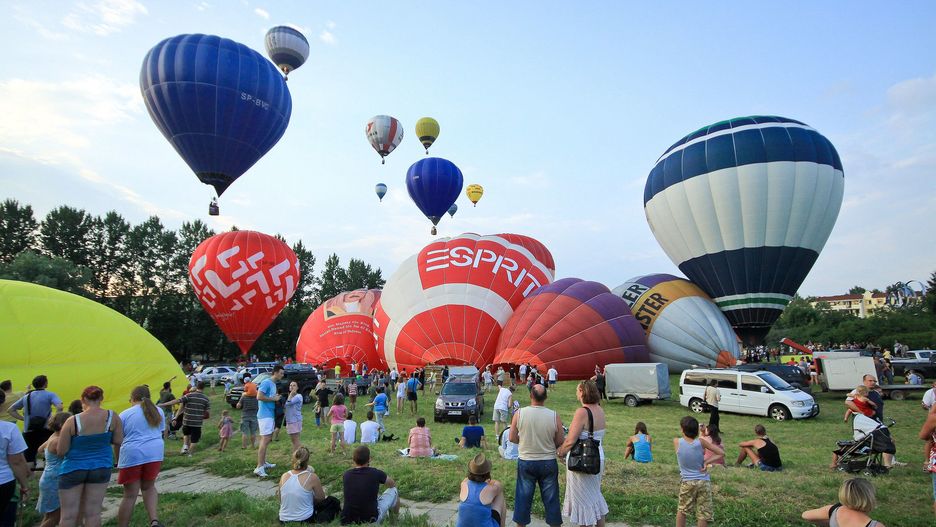 Warszawa. Inwazja balonów. Spektakularne widowisko z okazji stulecia Bitwy Warszawskiej