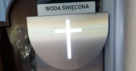 Miasto Tarnobrzeg reaguje na obostrzenia. Zakupiono automaty do wody święconej