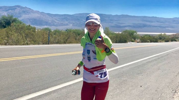 Instagram / badwaterhq (Official Badwater) / Na zdjęciu: Patrycja Bereznowska na trasie ultramaratonu Badwater w Dolinie Śmierci