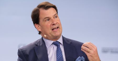 Prezes Forda krytykuje Europę za przyjęcie chińskich aut, sam ma umowę z Geely