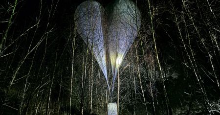 Balony zamiast ciężarówek. Służby rozbiły nietypowy szlak przemytniczy papierosów