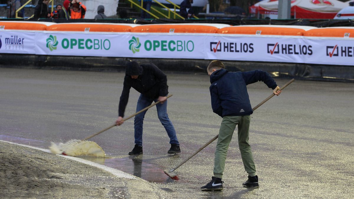 Zdjęcie okładkowe artykułu: WP SportoweFakty / Łukasz Łagoda / Prace przy torze żużlowym