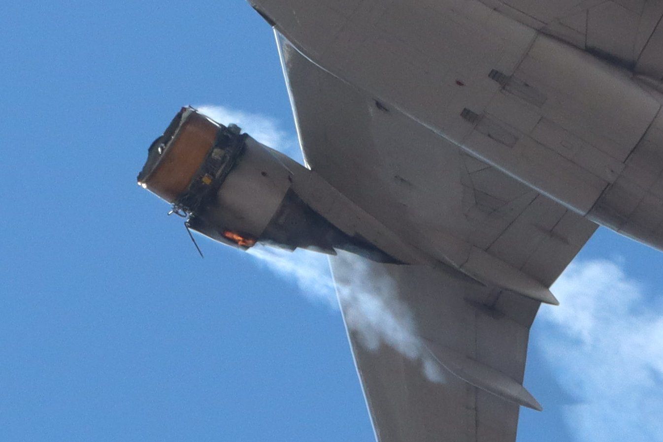 Boeing 777-400