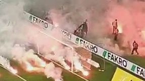 Mecz Polska - Holandia na PGE Narodowym. Wrzucili race na murawę