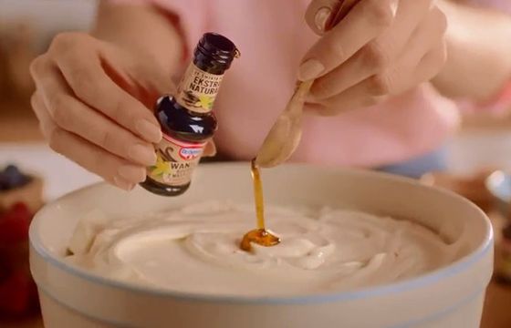 Dr. Oetker promuje na Wielkanoc swoje cukry i ekstrakty (wideo)