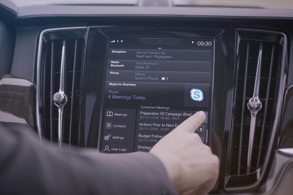 Microsoft zainstaluje Skype w autach Volvo. Wkrótce trafi do nich także Cortana