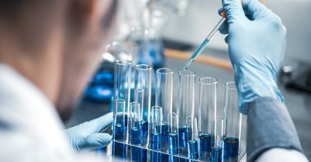 Biomed-Lublin robi kolejny krok w produkcji leku na COVID-19. Preparat trafi do ampułek
