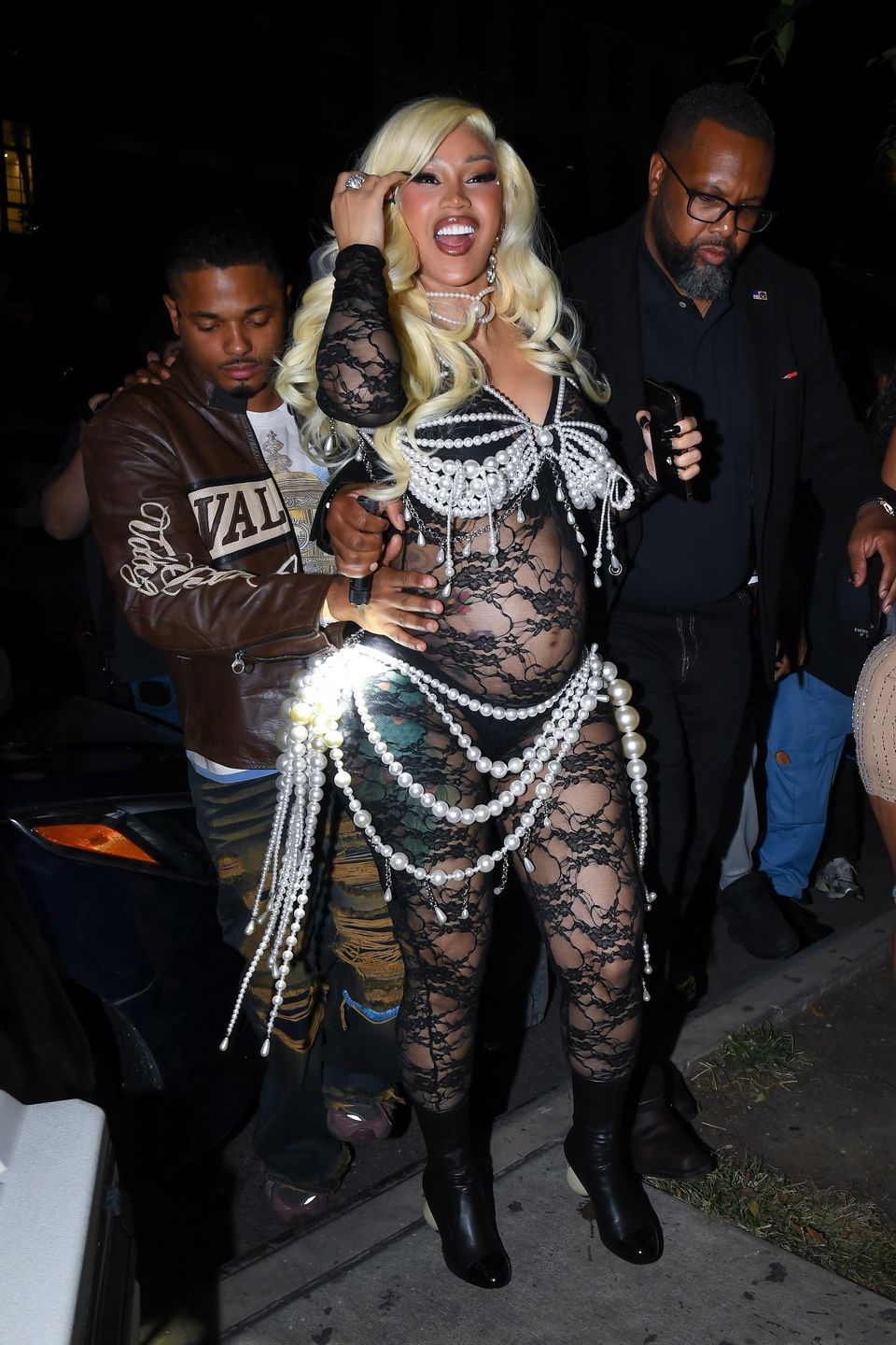 Ciężarna Cardi B promuje nową płytę