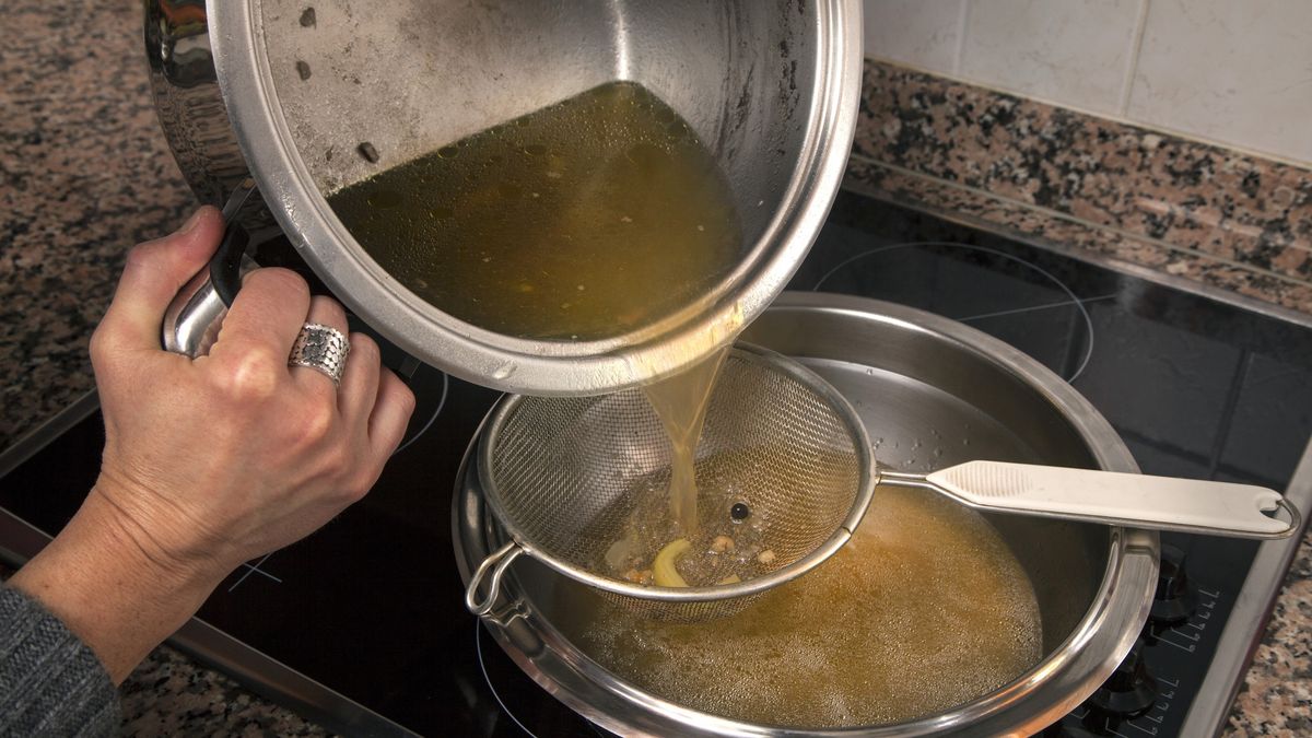 Chinese fondue Brodo
Broth for fondue chinoise
Alain Intraina