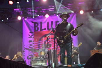 Mimo kapryśnej pogody blues rozgrzał publiczność. Za nami kolejny dzień Suwałki Blues Festival