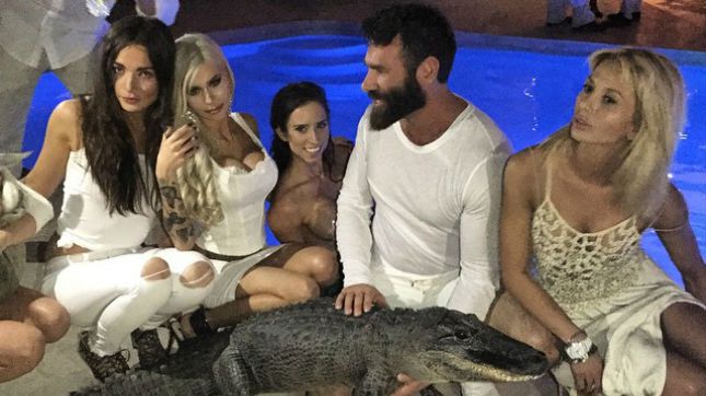 Broń, aligator i seksowne syrenki. Tak imprezuje Król Instagrama 1