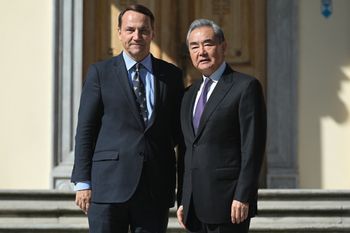 Spotkanie Sikorskiego z Wangiem Yi bez oświadczeń. Prosiły o to Chiny