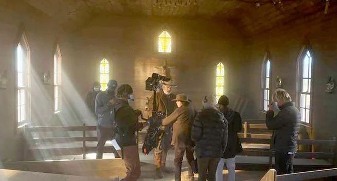 Prokuratura nie wyklucza zarzutów karnych ws. śmierci na planie filmu "Rust"